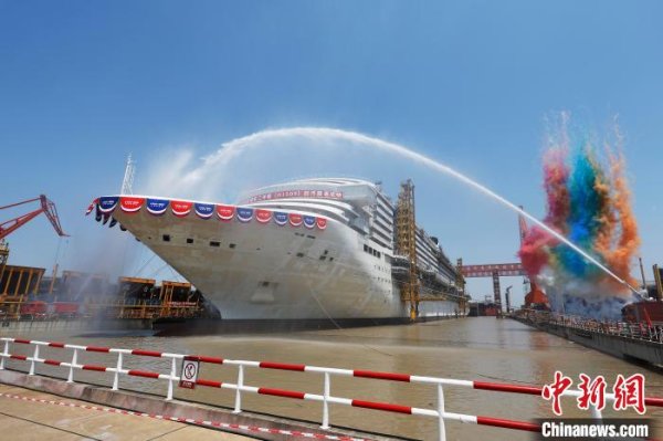 个人配资平台 中国第二艘国产大型邮轮坞内起浮 次年底交船
